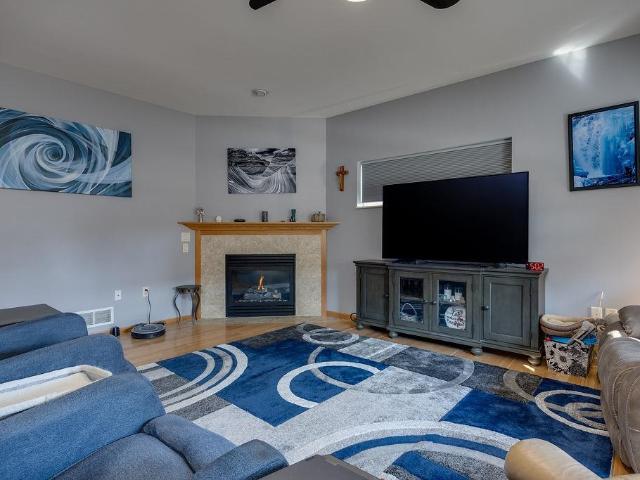 2516 leopold way