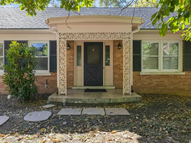 2516 Versailles Road