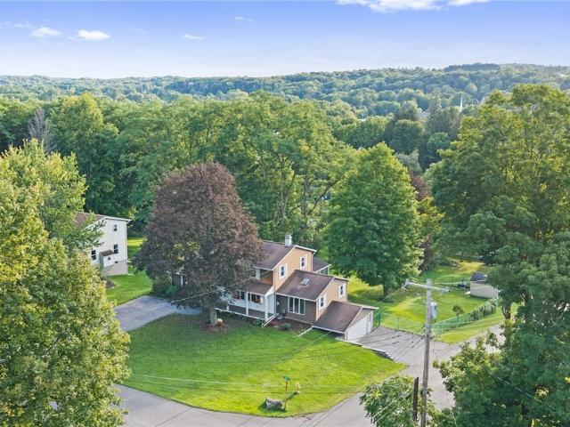 2518 E Maple