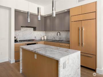 2510 6th Ave, Unit 3902, Seattle, WA 98121 | MLS #2511