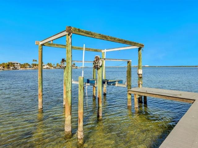 2512 Avenue A, Bradenton Beach, US, FL