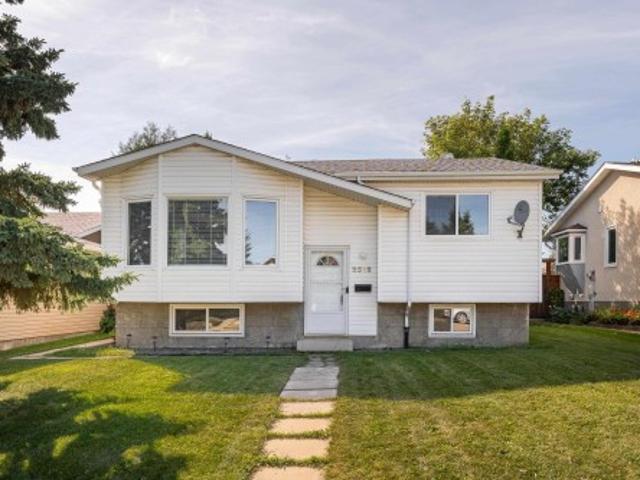 2512 46A Street Nw, Edmonton, AB, T6L 3X8 house for sale | Listing ID E4507 | Royal LePage