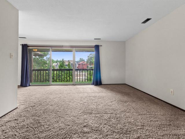 2513 E Lakeshore Drive