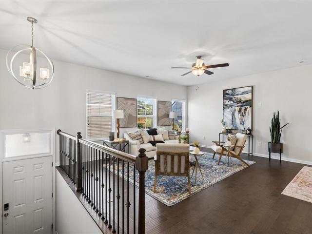 2513 Hedgeway Circle
