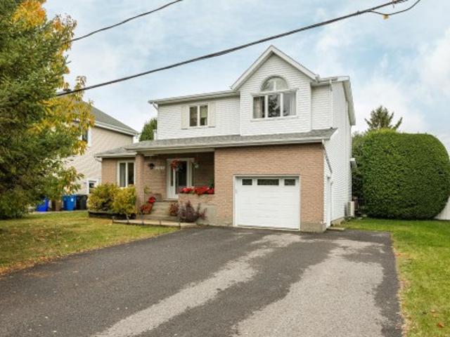 2513 Rue Du Calvaire, Varennes, QC, J3X 1T8 house for sale | Listing ID 19721 | Royal LePage
