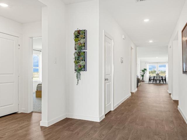 2513 Roseman Court