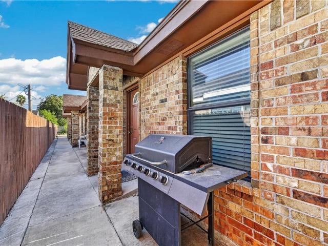 2513 W Hackberry Avenue