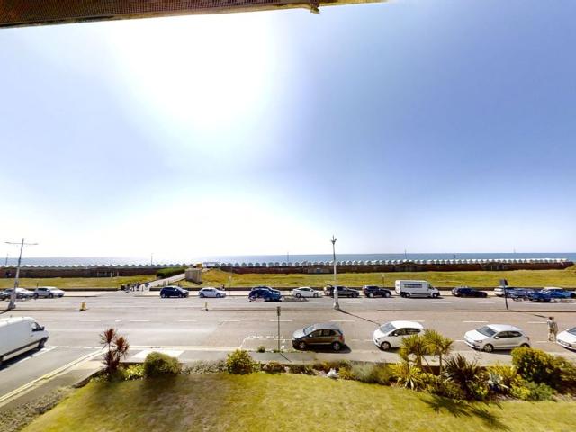 251 255 Kingsway, Hove BN3, 2 bed flat to rent, £1,800 pcm | PrimeLocation