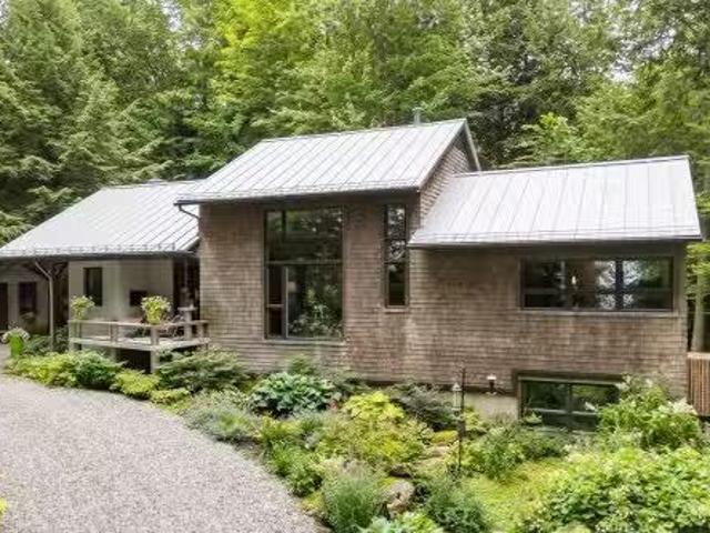 251 Ch. De Bondville, Lac Brome, QC, J0E 1V0 house for sale.