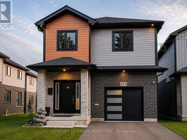 251 Clark Avenue, Kitchener, ON, N2C 2A9 house for sale | Listing ID X13636 | Royal LePage