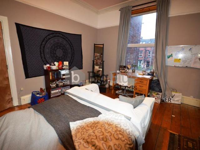 251 Hyde Park Road, Hyde Park, Leeds LS6 8 bed terraced house to rent £4,195 pcm £968 pw