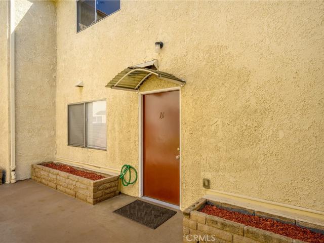 251 W Dryden Street 16