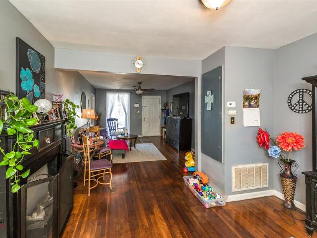 2524 Broadway Drive