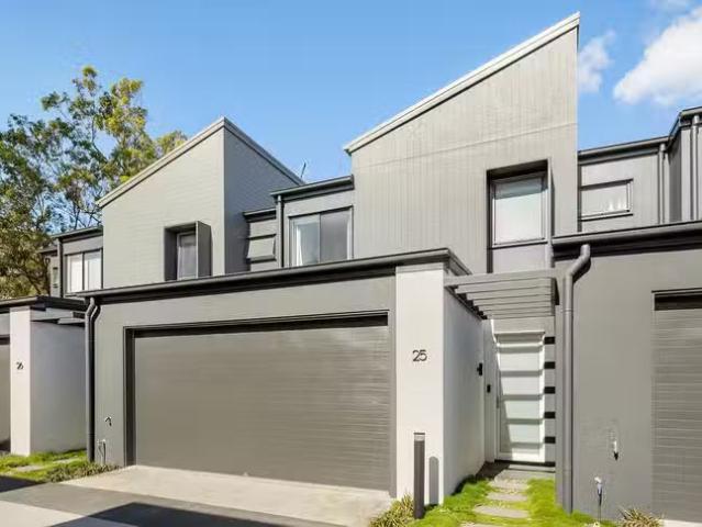 25/25 Oasis Close, Manly West, QLD 4179