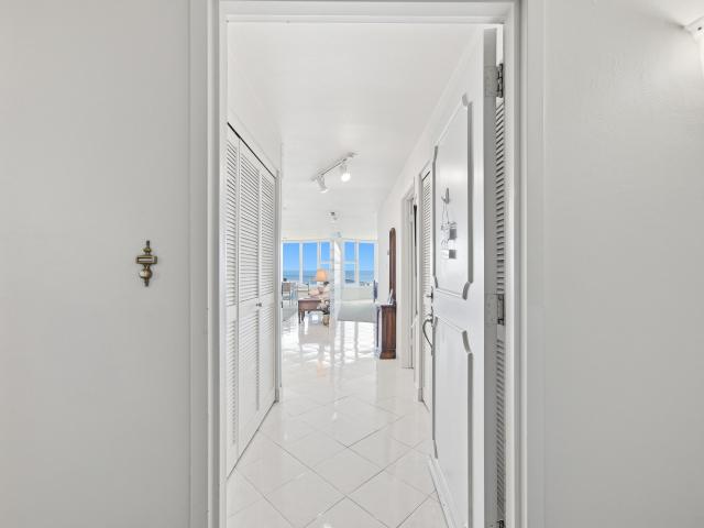 2525 S Shore Dr, Unit 8E