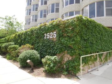 2525 S Shore Dr, Unit 15B