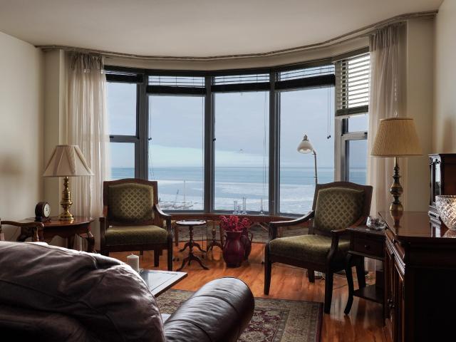 2525 S Shore Dr, Unit 22F, Milwaukee, WI 53207 | MLS #1958