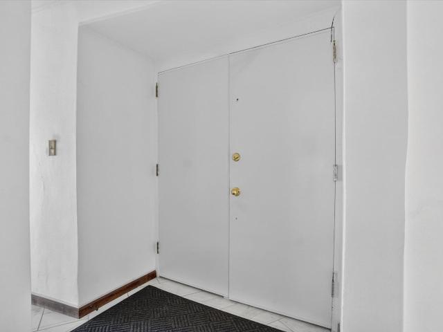 2525 S Shore Dr, Unit 25A