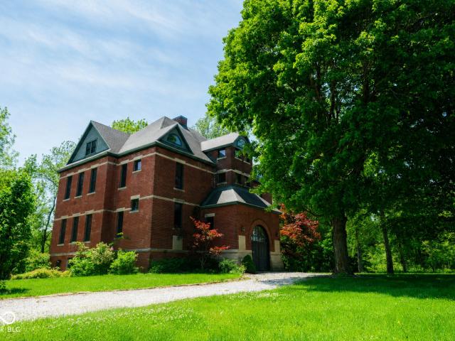 2525 W 400 North
