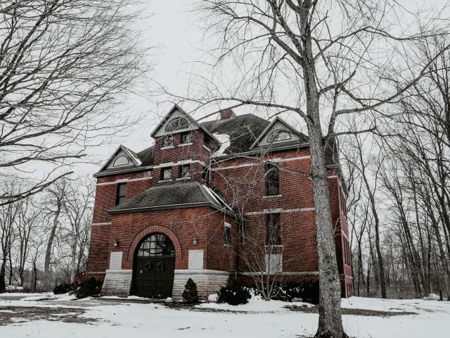 2525 W 400 North
