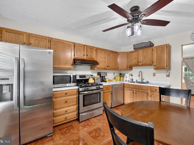 2526 Regal Place