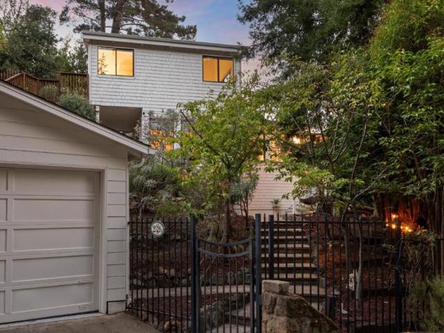 2526 Woodland Place