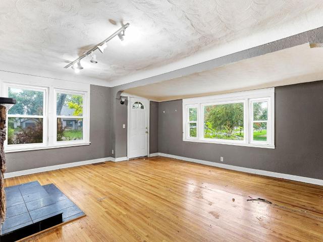 2526 2nd Street N