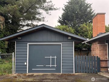 2528 th Street SE