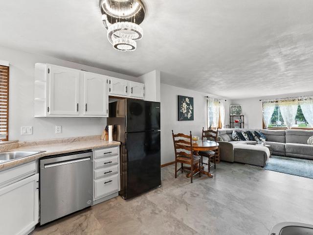 2529 fond du lac road