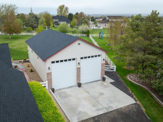 2520 E 3707 N