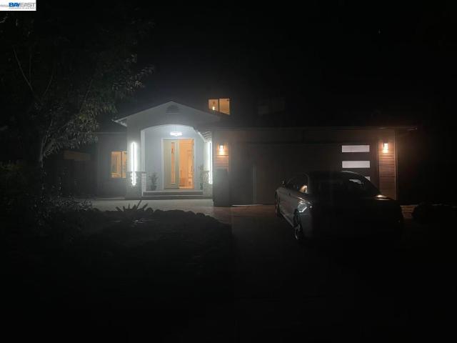 2521 Coconut Dr