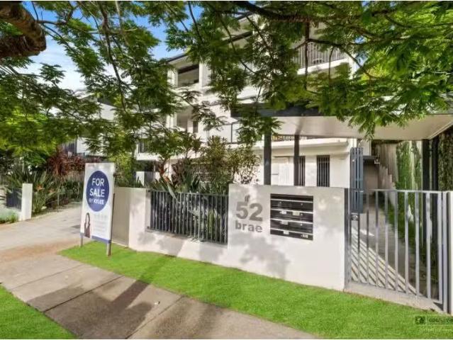 2/52 Brae Street, COORPAROO House for rent Listed by Candice.