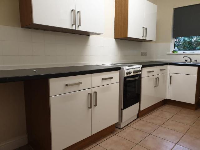 252 London Road, Leicester LE2 1 bed flat to rent £825 pcm £190 pw