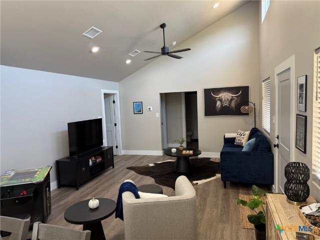 252 Lexington Pass
