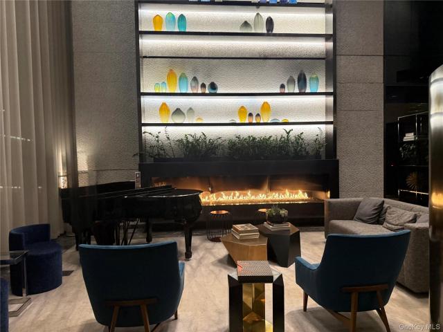252 South Street, Unit 33N