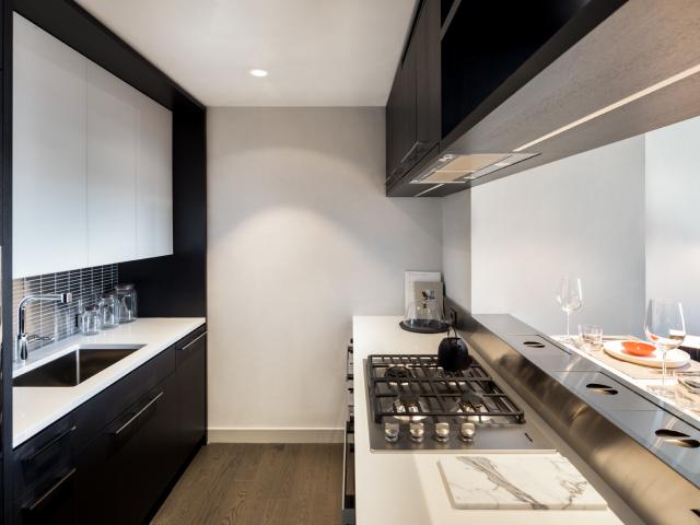 252 South Street 16P