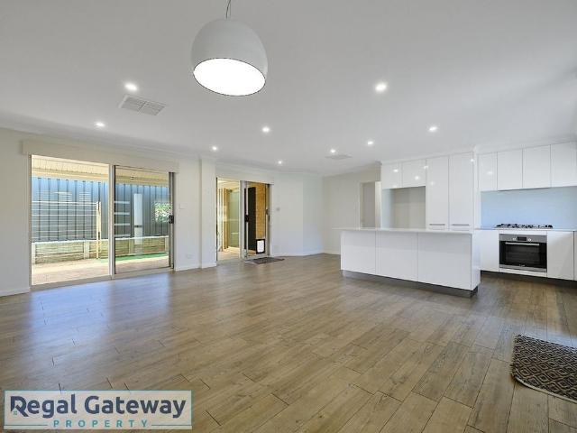 2/52 Preston Street, COMO WA 6152