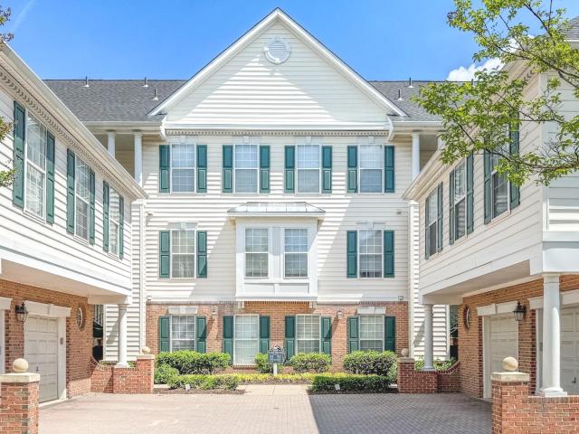 25340 Lake Mist Square, Unit 304, Chantilly, VA 20152 | MLS #VALO2128