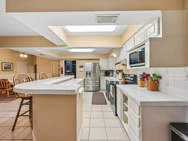 2535 Cliff Drive