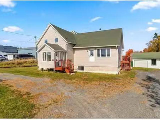 2535 Route 102, Lincoln, NB, E3B 7E6 house for sale Listing.