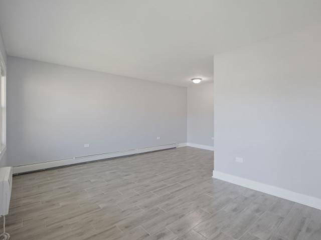 2537 E 83rd Street Unit 205, Chicago, US, IL