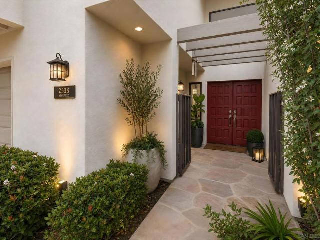 2538 Caminito Muirfield
