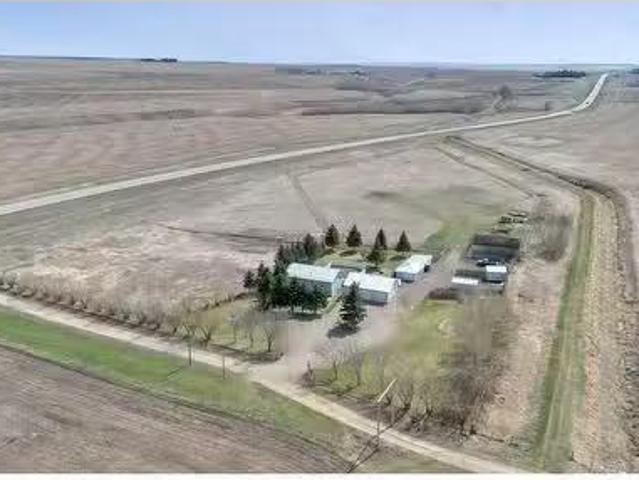 253002A Highway 21, Rural Wheatland County, AB, T1P 0K7 hous.