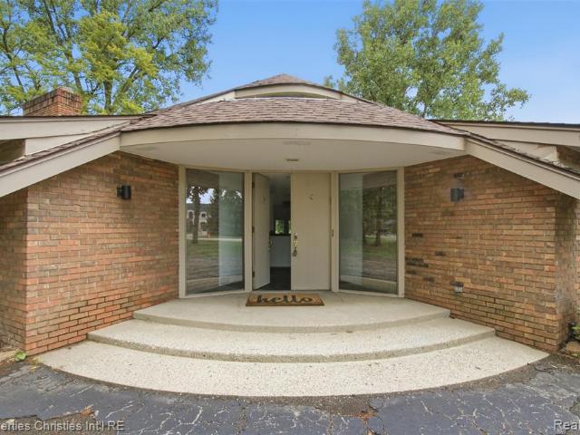 25310 Canterbury Road