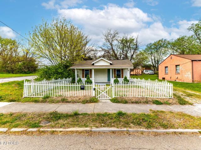 2531 E Glenwood Ave