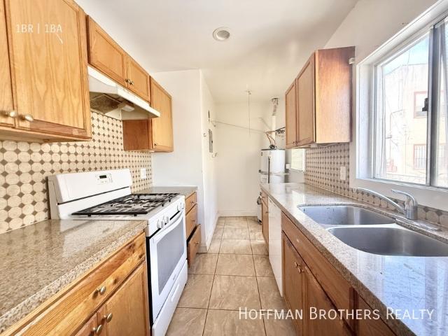 2533 1/2 Hillcrest Dr Los Angeles, CA 90016