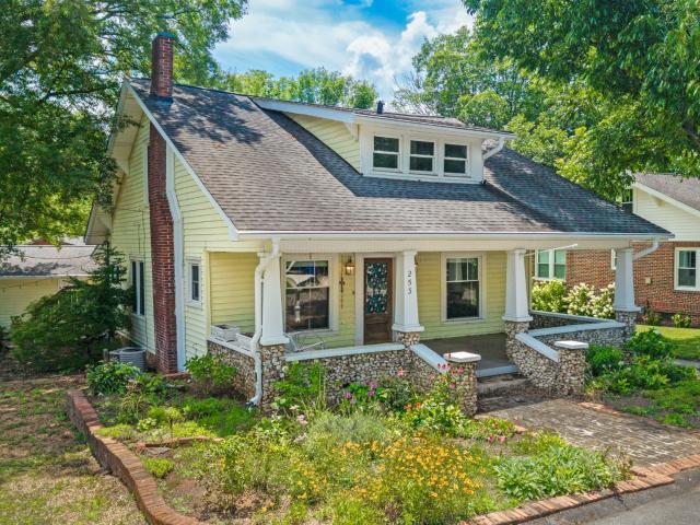 253 15th Street NW