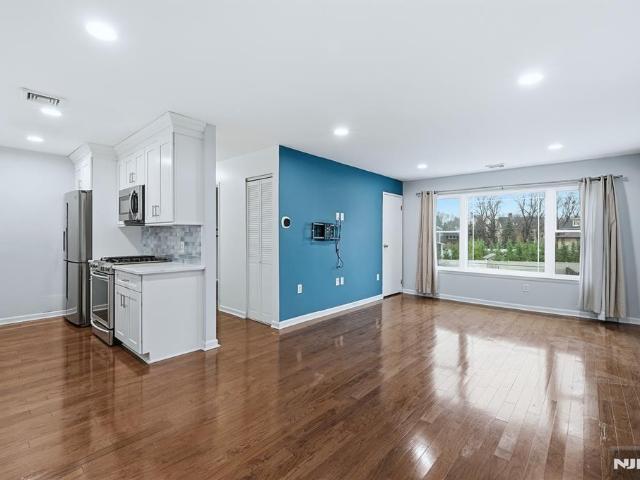 253 Park Avenue # 305