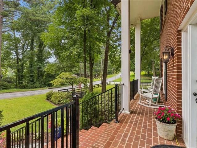 2544 Circlewood Road NE