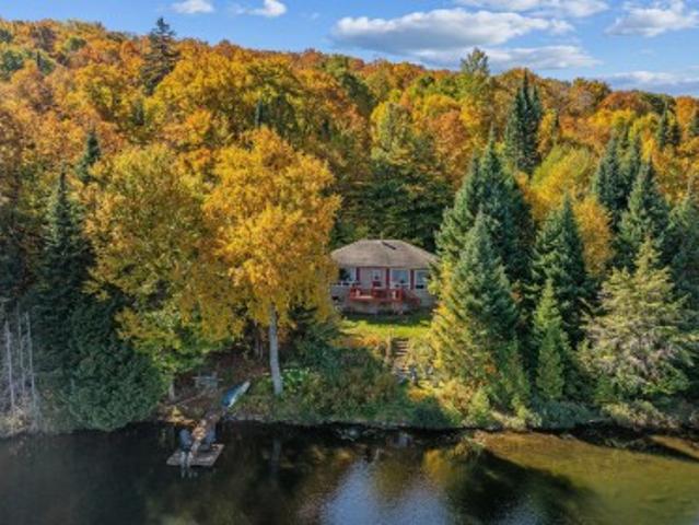 2540 Ch. Du Lac Ovale, Mont Blanc, QC, J0T 2G0 house for sale | Listing ID 9872 | Royal LePage